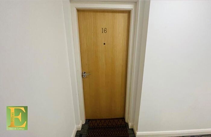 1 Bedroom Flat For Sale In Castris, - Warwick Road, Kenilworth, CV8