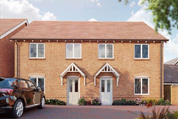 3 Bedroom Semi-Detached House For Sale In Houlton Way, Rugby, CV23