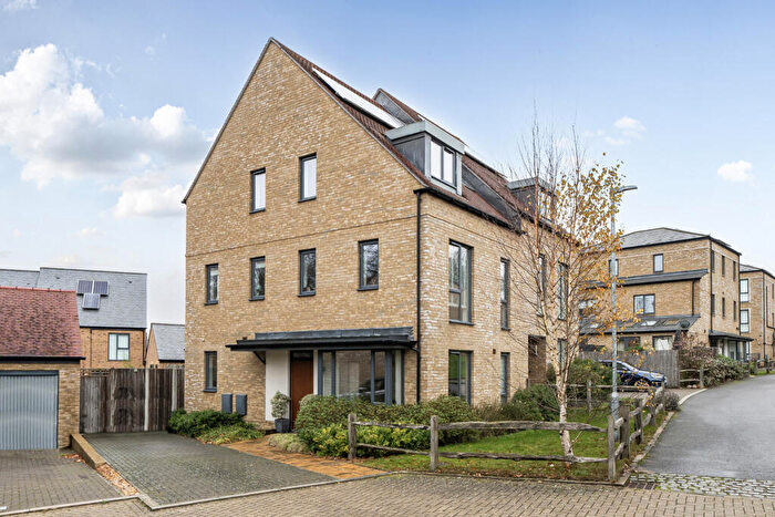 3 Bedroom Semi-Detached House For Sale In Dickens Drive, Coulsdon, CR5