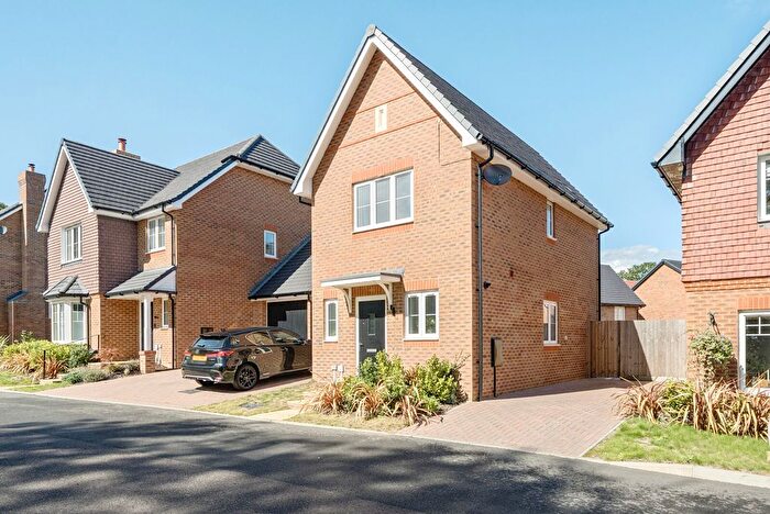 2 Bedroom Detached House For Sale In Cardinal Way, Farnham, GU9