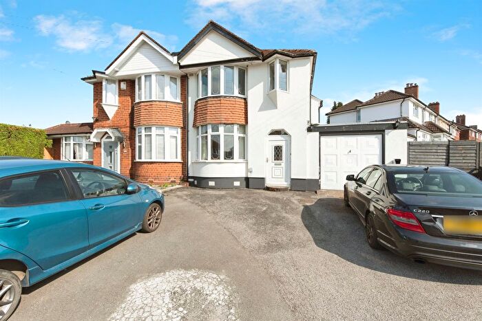 3 Bedroom Semi-Detached House For Sale In Croft Down Road, Solihull, B92