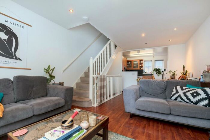 3 Bedroom Maisonette To Rent In Parnell Road, London, E3