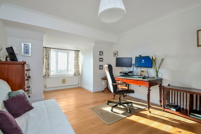 4 Bedroom Detached House For Sale In Bedhampton, Hampshire, PO9