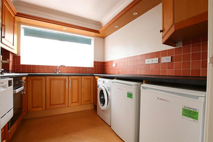 1 Bedroom Maisonette To Rent In Erica Close, Eastbourne, BN23