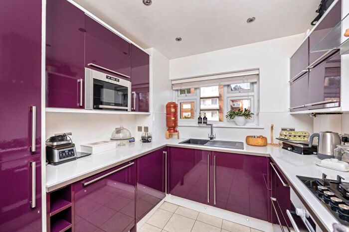 3 Bedroom Flat For Sale In Dyke Road Avenue, Hove, BN3
