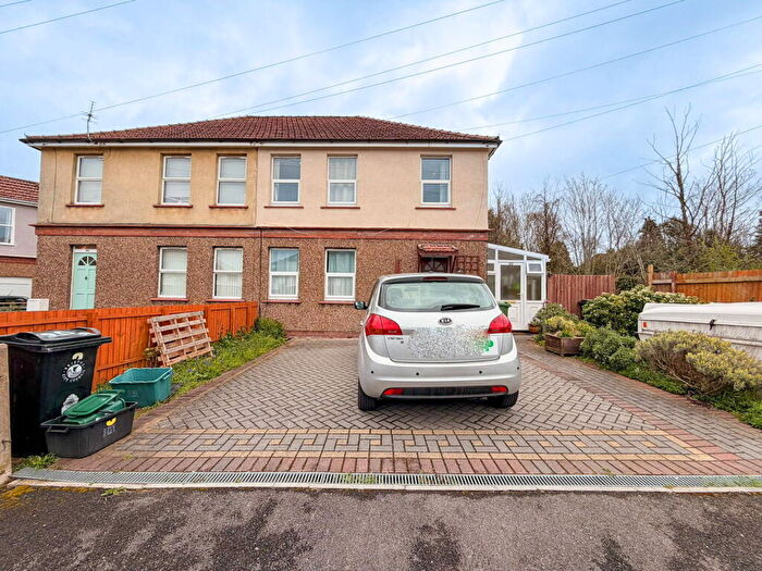 2 Bedroom Flat For Sale In Thiery Road, Bristol, BS4