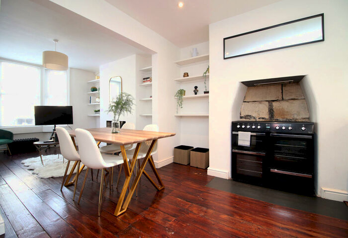 2 Bedroom Maisonette To Rent In Lorne Road, Bath, Somerset, BA2