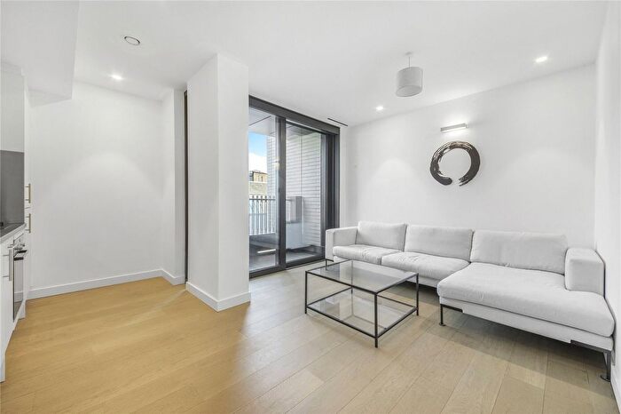 1 Bedroom Flat To Rent In Newman Street, Fitzrovia, London, W1T