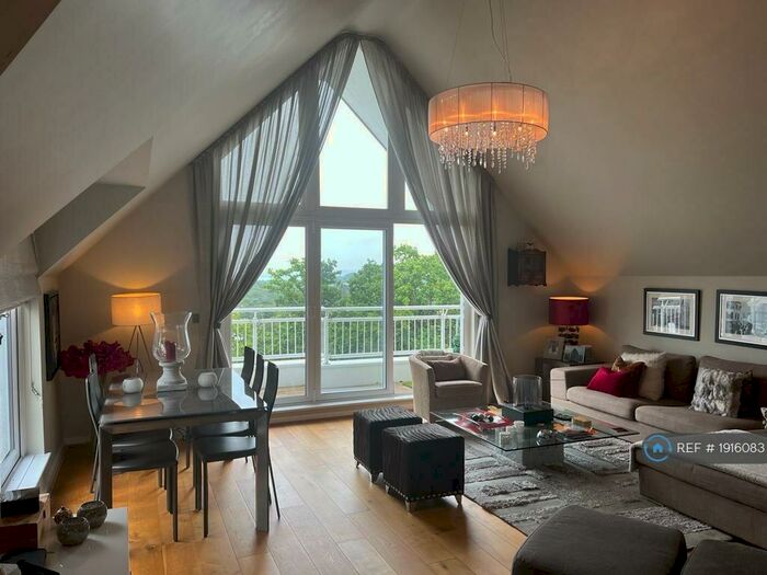 1 Bedroom Penthouse To Rent In Munster Road, Poole, BH14