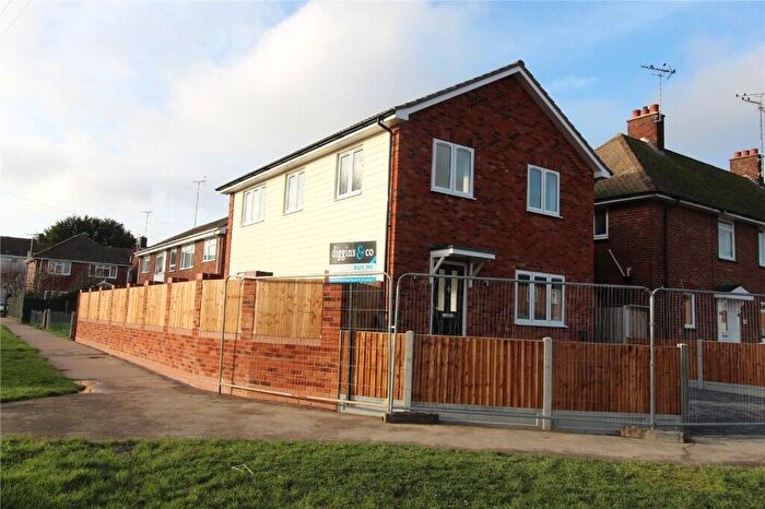 3 Bedroom Detached House For Sale In The Drive, Rochford, Essex, SS4