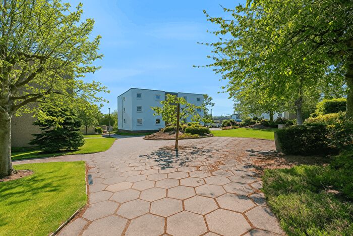 2 Bedroom Flat For Sale In Grampian Gardens, Aberdeen, AB21