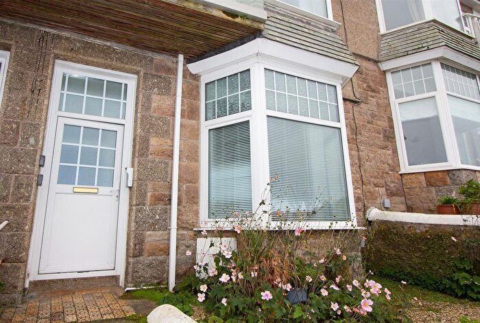 2 Bedroom Flat To Rent In Park Avenue, St. Ives, TR26