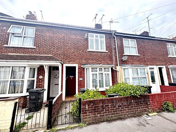 2 Bedroom Terraced House For Sale In Roseberry Street, Swindon, SN1
