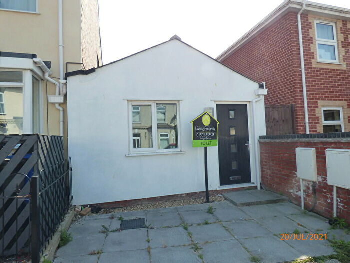 2 Bedroom Detached Bungalow To Rent In Burton Street, Lowestoft, NR32