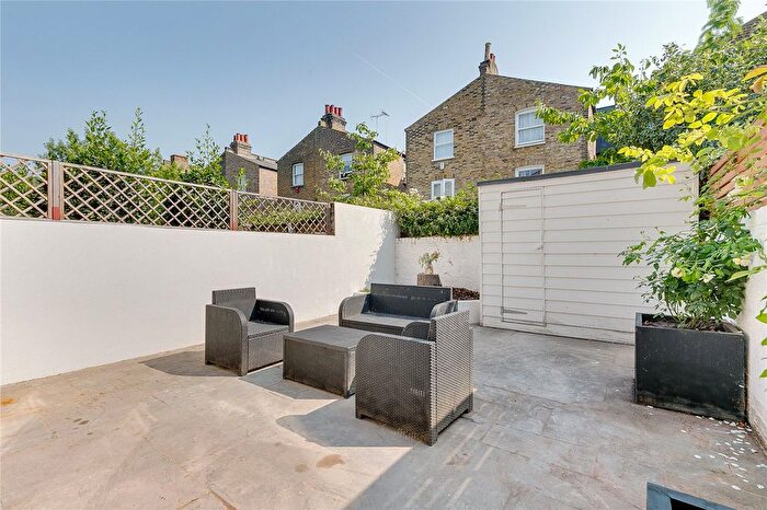 3 Bedroom Flat To Rent In Wandsworth Bridge Road, Parsons Green, SW6