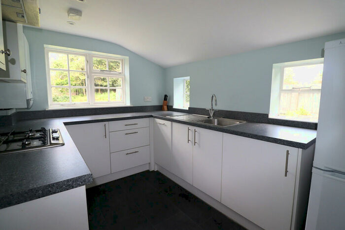 2 Bedroom Detached Bungalow To Rent In East Bergholt, CO7