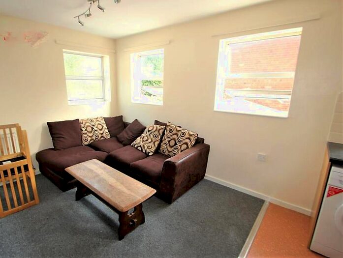4 Bedroom Flat To Rent In B Bristol Road, Selly Oak, Birmingham, B29
