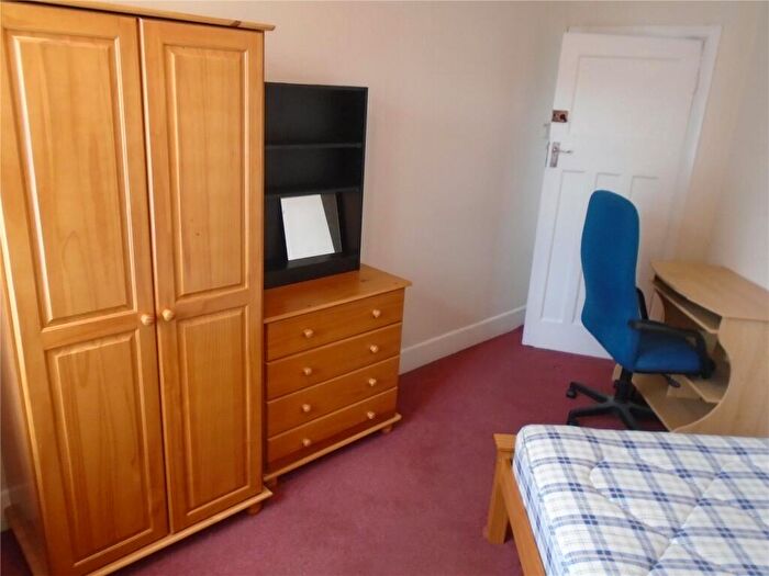 5 Bedroom Semi-Detached House To Rent In Arnold Road, Southampton, Hampshire, SO17