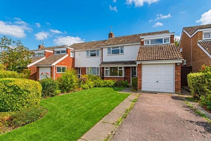 3 Bedroom Semi Detached House For Sale In The Paddock, Harston, CB22