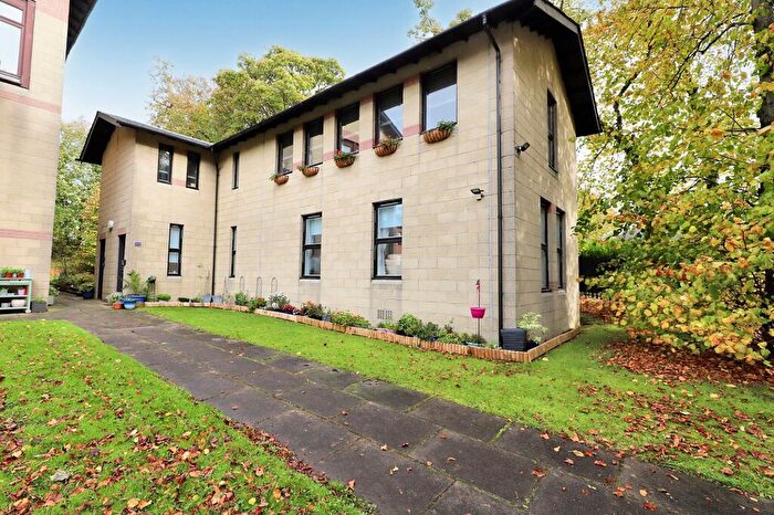 2 Bedroom Flat For Sale In Arran Drive, Airdrie, ML6