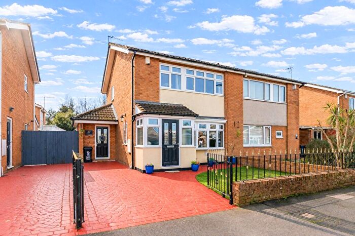 3 Bedroom Semi-Detached House For Sale In Fosse Road, Newport, NP19