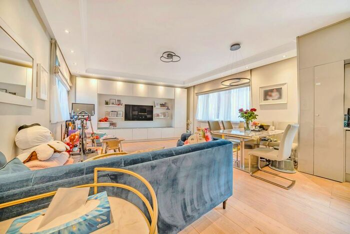 2 Bedroom Flat To Rent In Napier Place, Holland Park, London, W14