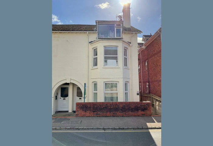 1 Bedroom Flat To Rent In Lower Street, Pulborough, West Sussex, RH20