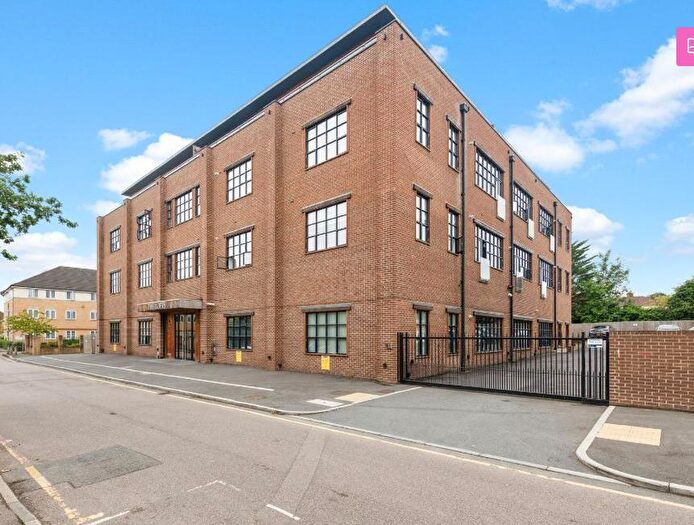 1 Bedroom Apartment To Rent In Grenville Place, Mill Hill, NW7