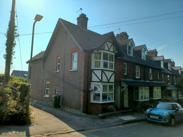 3 Bedroom End Of Terrace House To Rent In Tilmore Road, Petersfield, GU32