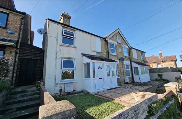 2 Bedroom House For Sale In New Road, Ditton, Aylesford, ME20