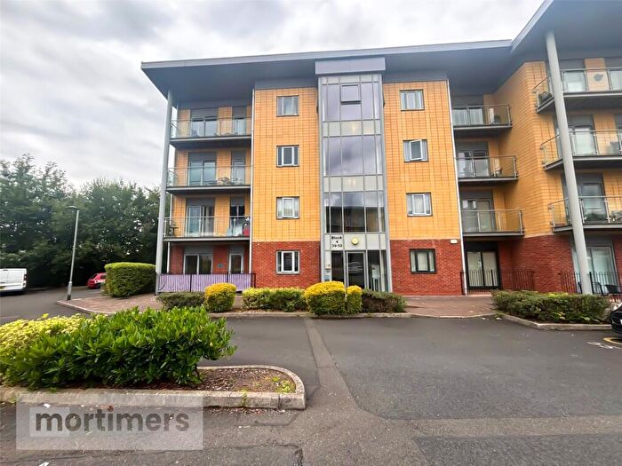 2 Bedroom Apartment For Sale In Bolton Road, Blackburn, Lancashire, BB2