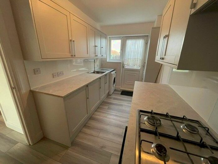 2 Bedroom Maisonette To Rent In Cumberland Avenue, Maidstone, ME15