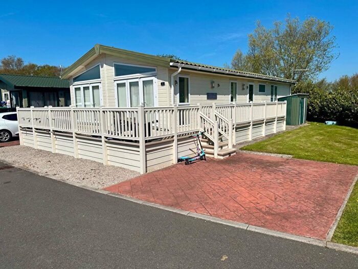 3 Bedroom Mobile/park Home For Sale In Southport New Rd Banks, Southport, PR9