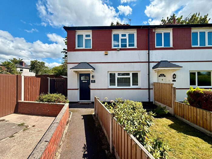 3 Bedroom Semi-Detached House To Rent In Farrington Avenue, Manchester, M20