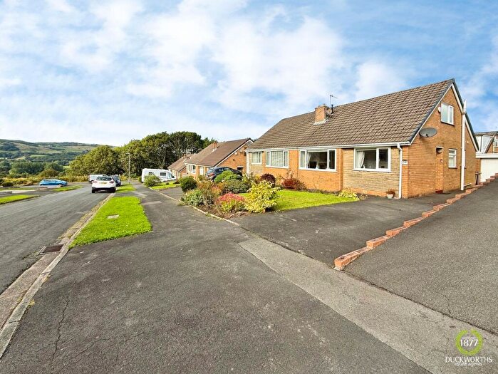 3 Bedroom Semi-Detached Bungalow For Sale In Hollins Avenue, Burnley, BB10