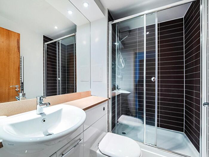 2 Bedroom Apartment To Rent In Elektron Tower, Blackwall Way, E14