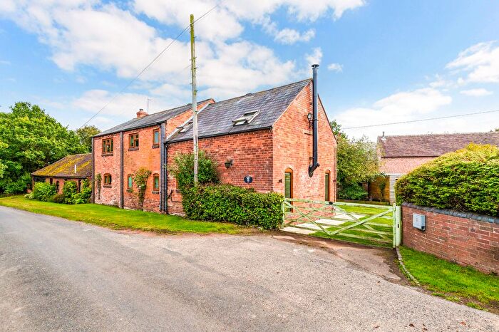 4 Bedroom Barn Conversion For Sale In Hallow, Worcester, Worcestershire, WR2