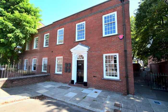2 Bedroom Flat To Rent In Old Commercial Road, Portsmouth, PO1