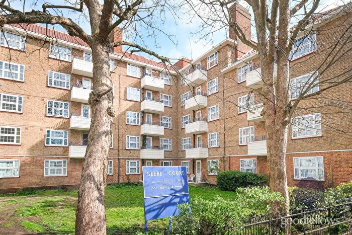 1 Bedroom Flat To Rent In Glebe Court, Mitcham, Surrey, CR4