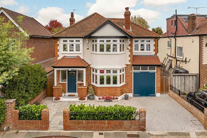4 Bedroom Detached House For Sale In Carlisle Road, Hampton, TW12