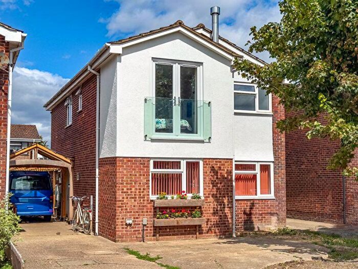 4 Bedroom Detached House For Sale In Grove, Wantage, OX12