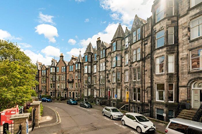 5 Bedroom Flat For Sale In / Warrender Park Crescent, Edinburgh, EH9