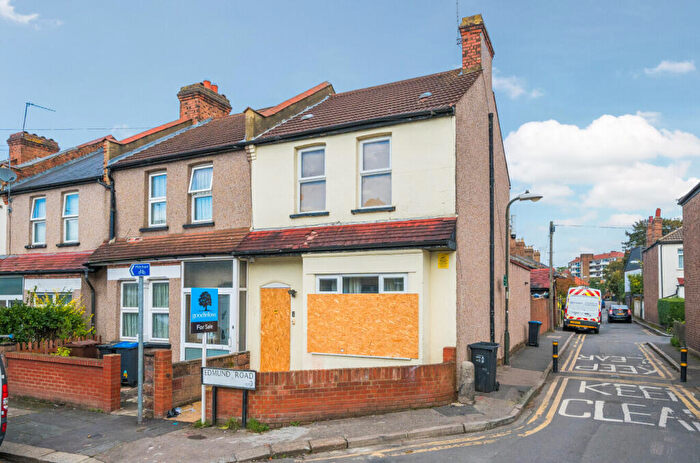 3 Bedroom End Of Terrace House For Sale In Edmund Road, Mitcham, CR4
