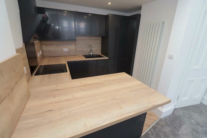 2 Bedroom Flat To Rent In Clarkston Road, Muirend, Glasgow, G44