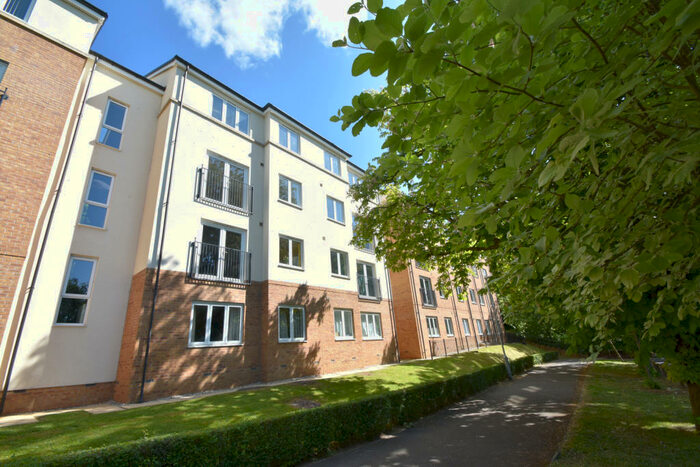 2 Bedroom Apartment To Rent In Killingbeck, LS14