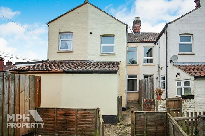 3 Bedroom Terraced House For Sale In Silver Road, Norwich, NR3