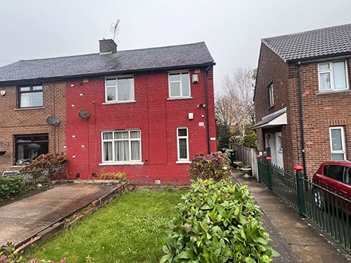 3 Bedroom Semi Detached House To Rent In Knowles Avenue, Bradford, West Yorkshire, BD4