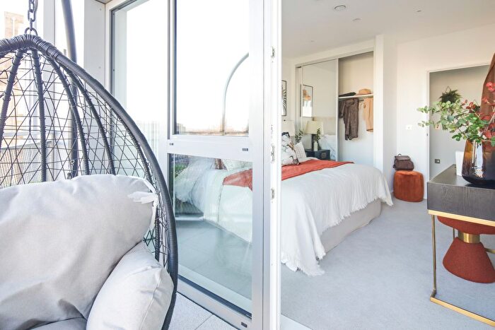 3 Bedroom Flat For Sale In Burnt Oak Broadway, Edgware, HA8