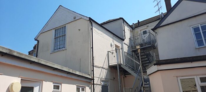 1 Bedroom Flat To Rent In Globe Court, Honiton, EX14