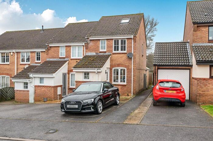 3 Bedroom End Of Terrace House For Sale In Flint Close, Southampton, Hampshire, SO19